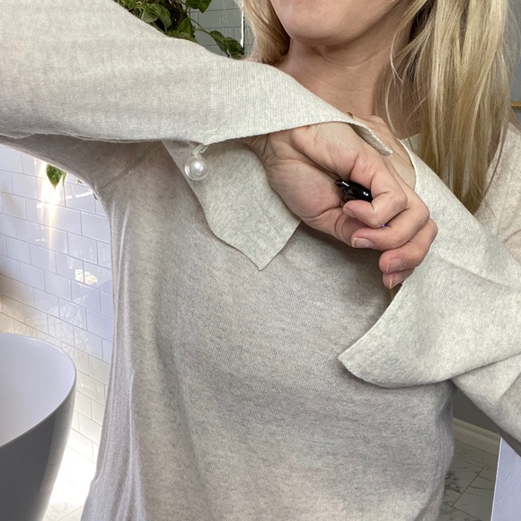 Ann Taylor pearl clasp bell sleeve sweater NWT - Picture 3 of 5